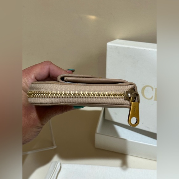 Chloe Bow Vanilla Long Leather Zip Wallet - Picture 9 of 10